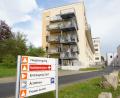 Bild: kaz
Das Krankenhaus Tirschenreuth soll trotz der bereits umgesetzten Einschnitte Zukunft haben. Neuerdings können auch wieder leicht verletzte Personen bei chirurgischem Handlungsbedarf eingeliefert werden, wenn Ärzte der KNO in der Notfallambulanz Dienst haben.