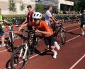 Bild: Kerstin Zeus/exb
Rauf auf den Sattel. Und los geht's beim Schülertriathlon.