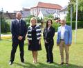 Bild: Marcel Weidner/exb
Landrat Andreas Meier (links) hat künftig drei Stellvertreter. Es sind (von rechts) Albert Nickl, Karolina Forster und Andrea Lang.