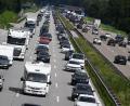 Bild: Felix Hörhager/dpa
Alle Bundesländer in den Sommerferien: Deutschlandweit erwartet der ADAC ein schlimmes Stauwochenende.