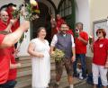 Bild: kaz
Der FC-Bayern-Fanclub aus Pullenreuth war zur Hochzeit gekommen.