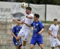 Bild: Hubert Ziegler
Johannes Scherm (links) von der DJK Gebenbach im Kopfballduell mit seinem Würzburger Gegenspieler.