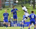 Archivbild: Hubert Ziegler
Aaron Owusu (weißes Trikot) von der DJK Gebenbach behält in diesem Kopfballduell mit seinem Würzburger Gegenspieler die Oberhand. Nach dem 2:2 gegen die Unterfranken tritt die DJK am Mittwoch beim SSV Jahn Regensburg II an.