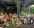 Bild: ge
Ein Abend der Extraklasse im schönsten Biergarten der Stadt: Die Bettler-Bigband in Seniorenbesetzung spielte grandios auf.