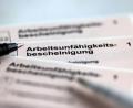 Bild: Jens Büttner
Wegen einer Arbeitsunfähigkeitsbescheinigung musste sich ein junger Mann aus dem Vilstal vor dem Gericht verantworten.
