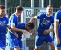 Bild: Büttner
Die SpVgg SV Weiden fertigte im Oberpfalzderby den SV Fortuna Regensburg mit 4:1 ab. Auf dem Bild feiern die Weidener Igli Cami (Mitte), den Torschützen zum 1:0.