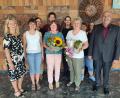 Bild: Markgraf-Diepold-Grundschule Waldsassen/exb
Bei der Verabschiedung waren (vorne, von rechts) Bürgermeister Klaus Meyer, Claudia Melzer, Inge Schmidkonz, Lehrerin Alexandra Hecht und Rektorin Karin Gleißner sowie (hinten, von links) Konrektorin Kerstin Münchmeier und Vertreterinnen des Elternbeirats.
