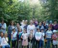 Bild: exb
Den Kindern, aber auch den Mamis, die sich gerne Zeit genommen hatten, machte der Tag in der freien Natur viel Spaß. Geleitet wurde das Teilmodul von Barbara Michalski (Zweite von rechts). Unterstützt wurde sie von Andrea Kick (rechts) und Christine Meiler (stehend links).