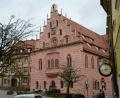 Bild: Petra Hartl
Das Rathaus in Sulzbach-Rosenberg. Wer Behördengänge zu erledigen hat, sollte sich nach Möglichkeiten einen Online-Termin geben lassen.