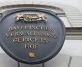 Bild: Peter Kneffel/dpa
Nur weil jemand im Stadt- oder Gemeinderat mit „Nein“ stimmt, darf er oder sie nicht namentlich im Protokoll auftauchen. Das hat der Bayerische Verwaltungsgerichtshof entschieden und kippte damit die bisherige Praxis der Stadt Windischeschenbach. (Symbolbild)