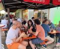 Bild: Peter Garreiss
Erstmals bot der Tennisclub Moosbach einen
„Mediterraner Abend“ auf der Tennisanlage in Moosbach an. Super gelaufen ist „Bella Italia“.