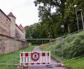 Bild: Stephan Huber
Der Stadtgraben wird aus Sicherheitsgründen bis zur erfolgten Fällung einer Rotbuche im Bereich zwischen der Bahnhofunterführung und der Brücke zum Nabburger Tor gesperrt.