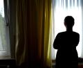 Bild: Peter Steffen/dpa
Bundesweit fehlen tausende sichere Plätze für Frauen, die von häuslicher Gewalt betroffen sind - auch in Weiden und Amberg sind die Frauenhäuser fast immer voll.