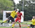 Archivbild: Hubert Ziegler
Der SV Hahnbach (gelbe Trikots) verlor im vergangenen Jahr gegen die Würzburger Kickers mit 0:4. Am Dienstagabend ist mit der SpVgg Ansbach wieder ein Regionalligist in der ersten BFV-Pokalrunde beim SV zu Gast.