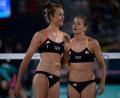 Bild: Louise Delmotte/AP
Das deutsche Duo tat sich zunächst schwer gegen das lettische Blockspiel.
