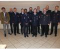 Bild: rn
Bürgermeister Wolfgang Haberberger (links), KBI Wolfgang Schwarz, Landrat Andreas Meier und KBM Jürgen Heider (von rechts) gratulieren den Trägern des Feuerwehr-Ehrenzeichens (von links): erste Reihe: Antony Frazier und Jörg Schläger; zweite Reihe: Jürgen Gebhardt, Martin Kreuzer, Barbara Tschierschnitz, Markus Ohla und Martin Kreuzer.