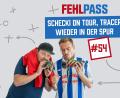 Bild: Marina Gube
Ganz nah am Geschehen: Faktenschecki (links) schaute sich am Wochenende viereinhalb Spiele an, Tracer gewann endlich mal wieder ein Pflichtspiel.