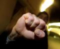 Bild: Karl-Josef Hildenbrand/dpa
Ein betrunkener Mann attackiert bei der Kirwa in Ursulapoppenricht einen Rollstuhlfahrer und verletzt ihn am Kopf.