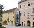 Bild: Petra Hartl
Das Landratsamt Amberg-Sulzbach ist ab Freitag, 9. August, ohne Strom. Das hat vor allem Auswirkungen auf den Online-Verkehr.