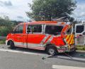 Bild: Feuerwehr Wiesau/exb
Das Vorwarnfahrzeug der Feuerwehr Wiesau ist komplett demoliert. Ein Sattelzug war ins Heck des VW Crafter geprallt.