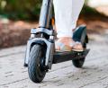 Symbolbild: Uwe Anspach/dpa/Symbolbild
Eine 61-Jährige ist am Montagabend mit ihrem E-Scooter gestürzt und musste im Krankenhaus behandelt werden.
