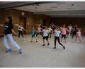 Bild: Tanja Pflaum
Mit Begeisterung waren die 16 Kinder beim Tanzworkshop in der Stadthalle dabei.