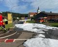 Bild: ihl
Beim Brand im Raiffeisen-Lagerhaus in Weidenthal ist Löschschaum in einen Bach gelangt.