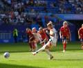 Bild: Marcus Brandt/dpa
Trifft zum Sieg im Spiel um Bronze: Giulia Gwinn.