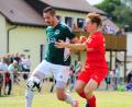 Archivbild: Schrems
Marco Kießling (links, in einem Spiel gegen den Baiersdorfer SV) erzielte beim 2:0-Sieg in Nürnberg-Buch beide Mitterteicher Tore.