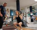 Bild: Marco Meier
Trainer Silvio Tröger zeigt Praktikantin Katharina Graf die verschiedenen Techniken im Gewichtheben.