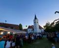Bild: gri
Viele Gäste genossen die abendliche Sommerstimmung bei der Italienischen Nacht in Etsdorf.