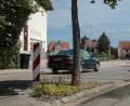 Bild: Wolfgang Steinbacher
Nirgendwo sonst in Sulzbach-Rosenberg hat der Zweckverband bei seinen Kontrollen bislang mehr Geschwindigkeitsverstöße von Autofahrern festgestellt als in der Kettelerstraße. Und das, obwohl hier bereits mit Baken und Straßenverengungen versucht wird, Autofahrer zum langsameren Fahren zu animieren – offenbar vergeblich.