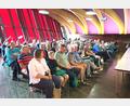 Bild: Stefan Karl/exb
Sehr gut besucht ist die Kraftwerkstour bei ZMS. Rund 100 Besucher lauschen den Informationen von Verbandsdirektor Thomas Knoll im Sitzungssaal des ZMS-Verwaltungsgebäudes.
