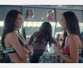 Bild: Courtesy Of Netflix/Netflix/dpa
Die beiden Cheerleader Kelcey und Reece geben alles für ihr Team.