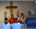Bild: Peter Garreiss
Neupriester Michael Steinhilber hielt den Gottesdienst zum Patrozinium mit Pfarrer Udo Klösel. Am Schluss erteilte der Neupriester Steinhilber den Primizsegen.