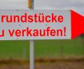 Bild: Patrick Pleul/dpa
Im vergangenen Jahr sind die Preise für Baugrundstücke im Landkreis Schwandorf nahezu unverändert geblieben.