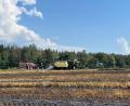 Bild: nza
In Josephshof haben am Dienstagnachmittag eine Strohballenpresse und ein Feld gebrannt.