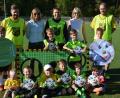 Bild: jr
Weitere Nachwuchsspieler will der SV Steinmühle gewinnen. Im Bild einige G-Junioren mit (hinten, von links) Daniel Müller, Christine Stadlbauer, Jugendleiter Christian Hecht, Stefanie Eckstein und Jürgen Dolles.