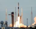 Bild: John Raoux/AP/dpa
An Bord so einer Falcon-9-Rakete soll die Deutsche Rabea Rogge ins Weltall starten.