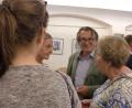 Bild: aub
Martin Scharf nutzte die Vernissage, um mit Kunstinteressierten aus seiner Heimatstadt und deren Umgebung ins Gespräch zu kommen.