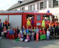 Bild: exb
Die Feuerwehr Falkenberg überrascht den  Kindergarten mit Büchern und Spielen.