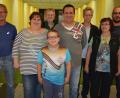 Bild: Rosner, Josef [JR] (ROSNER.JOSEF@T-ONLINE.DE)
Neuwahlen gab es bei der Abteilung Kegeln des SV Mitterteich. Im Bild (von links) Martin Scharnagl, Sandra Kerst, Brigitte Scharnagl, Vorsitzender Tobias Kerst, Dr. Ulla Trinks, Karola Kerst und Sebastian Mayer sowie vorne Bastian Kerst.