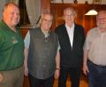 Bild: Rosner, Josef [JR] (ROSNER.JOSEF@T-ONLINE.DE)
Einer ganzen Reihe von Mitgliedern dankt der EC Rieber für jahrzehntelange Zugehörigkeit zum Verein. Im Bild (von links) Ingfried Weiß (30 Jahre beim EC), Bernhard Thoma und Josef Rankel (jeweils 50 Jahre) sowie Vorsitzender Dr. Hans Schaumberger.