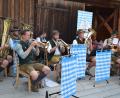 Bild: bnr
Mit zünftiger Blasmusik unterhalten die "Diendorfer Musikanten" die Gäste.