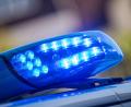 Symbolbild: Lino Mirgeler/dpa
Beamte der Polizeiinspektion Sulzbach-Rosenberg rückten am Freitag zu einem Unfall zwischen Neukirchen und Schönlind aus.