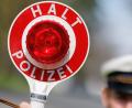 Symbolbild: Daniel Karmann/dpa
Der Motorradfahrer flüchtete vor der Polizei mit hohem Tempo in Richtung Bruck.