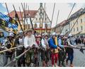 Bild: Wolfgang Steinbacher
Amberger Brunnenfest. Der historische Festzug führte vom Malteserplatz durch die Fußgängerzone zum Marktplatz.