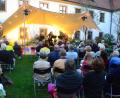 Bild: Kunz
Das "Arte Ensemble" im stimmungsvollen Innenhof der Regionalbibliothek.