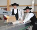 Bild: Hirsch
Sebastian Killermann (links) und Jonathan Voit (rechts) sind die Prüfungsbesten der Zimmerer-Innungen Schwandorf, Cham und Amberg-Sulzbach und stehen vor einer erfolgreichen beruflichen Karriere.