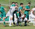 Bild: ref
Eine brenzlige Szene im Strafraum des TSV Abtswind, in der Mitte geht Irfan Amindou zu Boden.